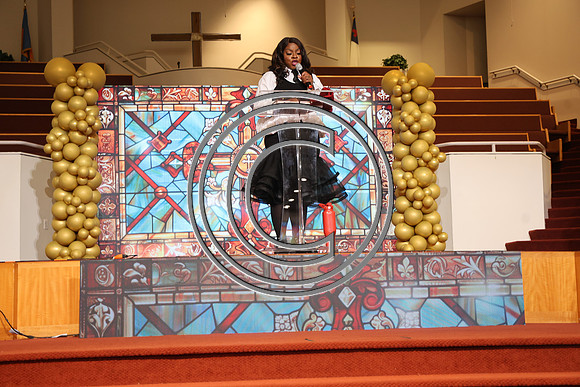 6F2A0418 SHE SHINES Womens Conference 09 NOV 2024 KTIPLAURA
