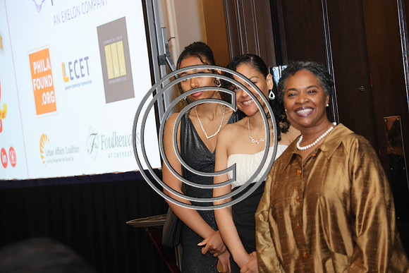 ROSS0112 Teenshop 40th Anniversary Gala B 2025 KTIPLAURA