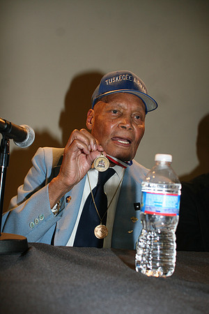 Tuskegee Airmen in Philadelphia 11.04.11. LAURAELAM (135)